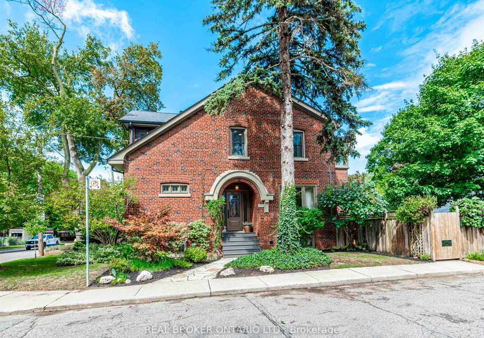 1-phin-avenue-toronto-ontario-e12394063