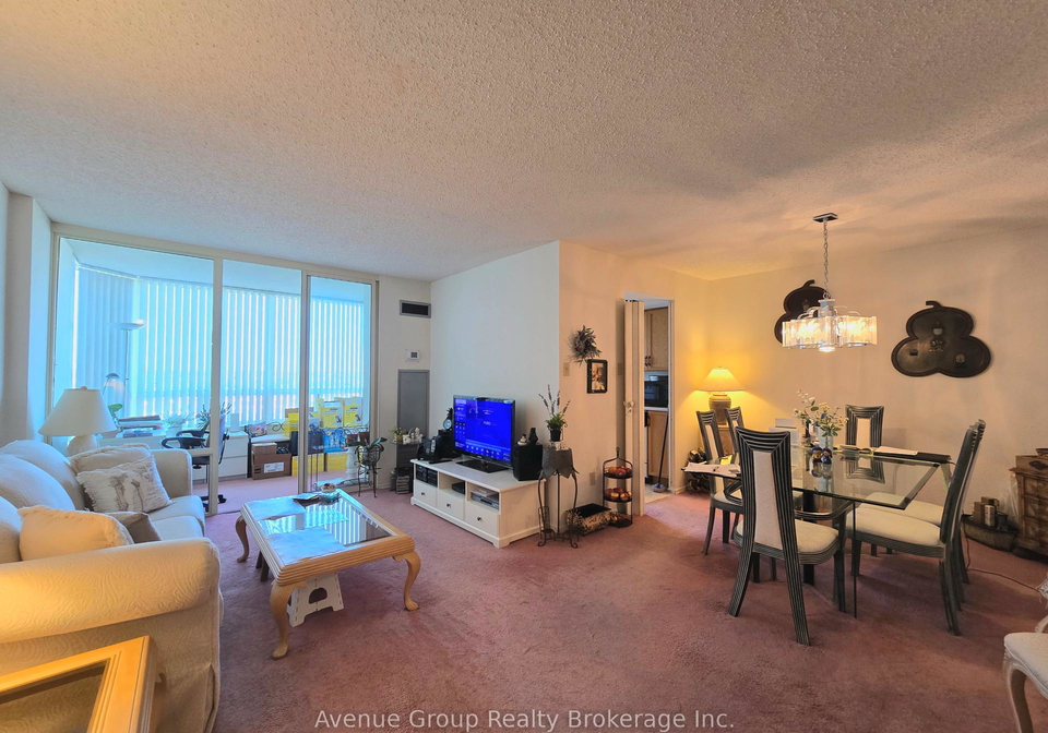 300-alton-towers-circle-scarborough-ontario-e12394577