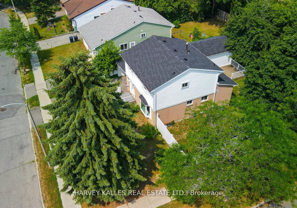 10-tunmead-square-scarborough-ontario-e12394581