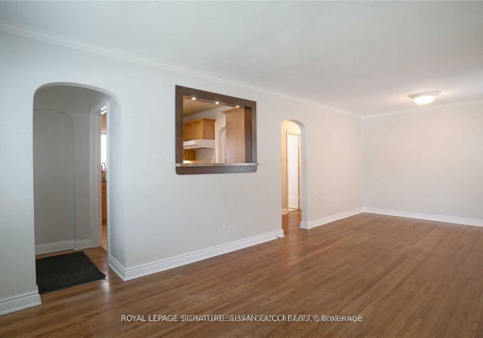 9-barrett-road-east-york-ontario-e12395041