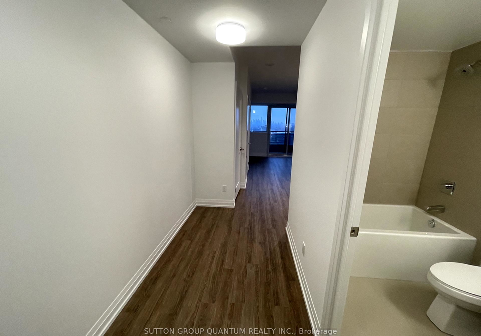 1709-286-main-street-toronto-ontario-e12395881
