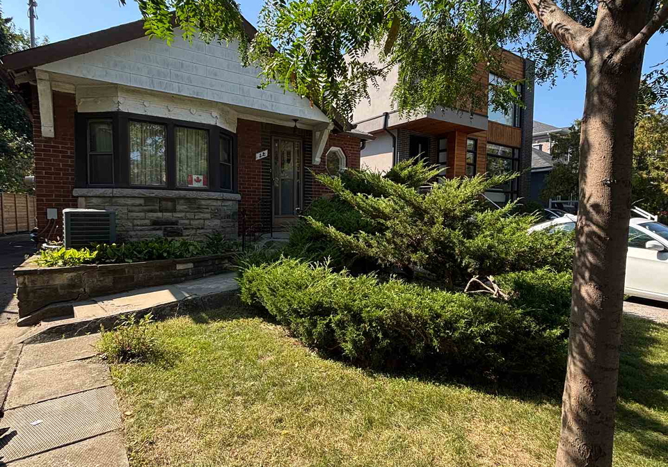 12-st-hubert-avenue-east-york-ontario-e12396718