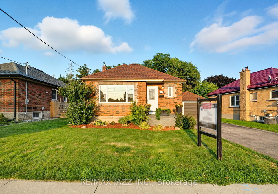 55-liberty-street-s-clarington-ontario-e12396950