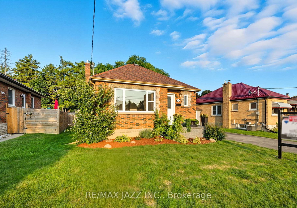 55-liberty-street-s-clarington-ontario-e12396950