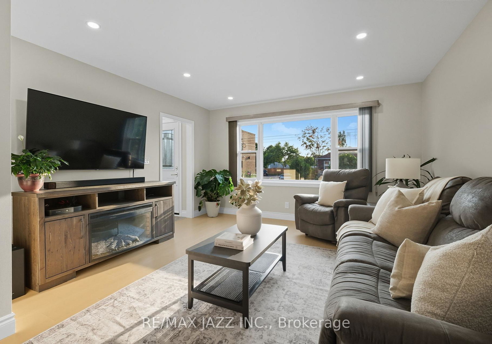 55-liberty-street-s-clarington-ontario-e12396950