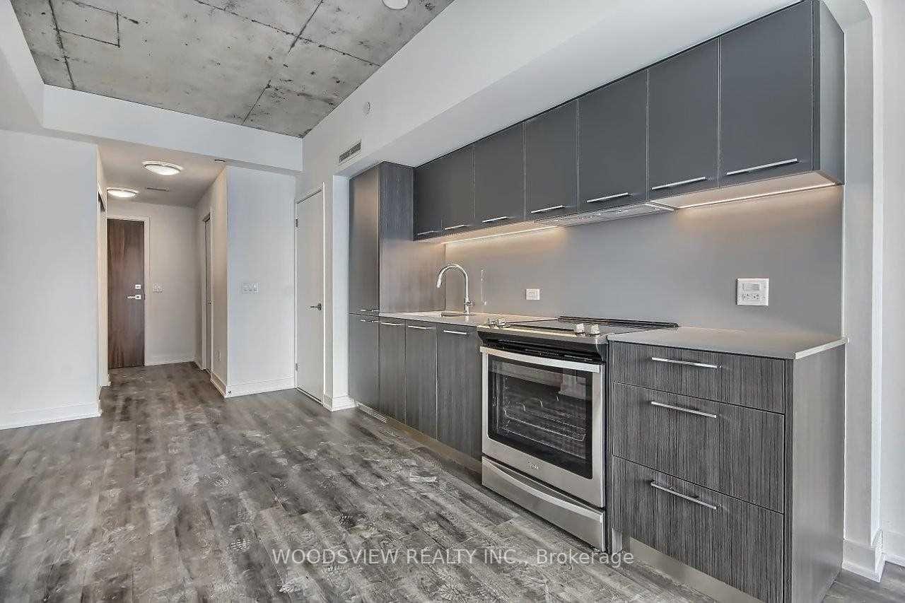 30-baseball-place-toronto-ontario-e12397065