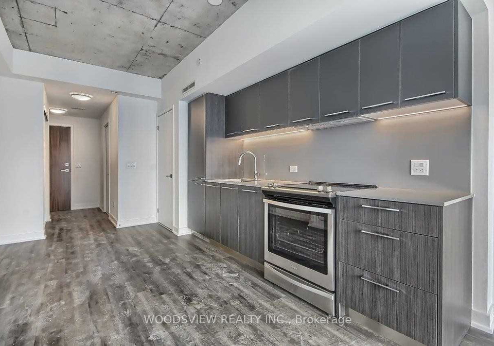 30-baseball-place-toronto-ontario-e12397065