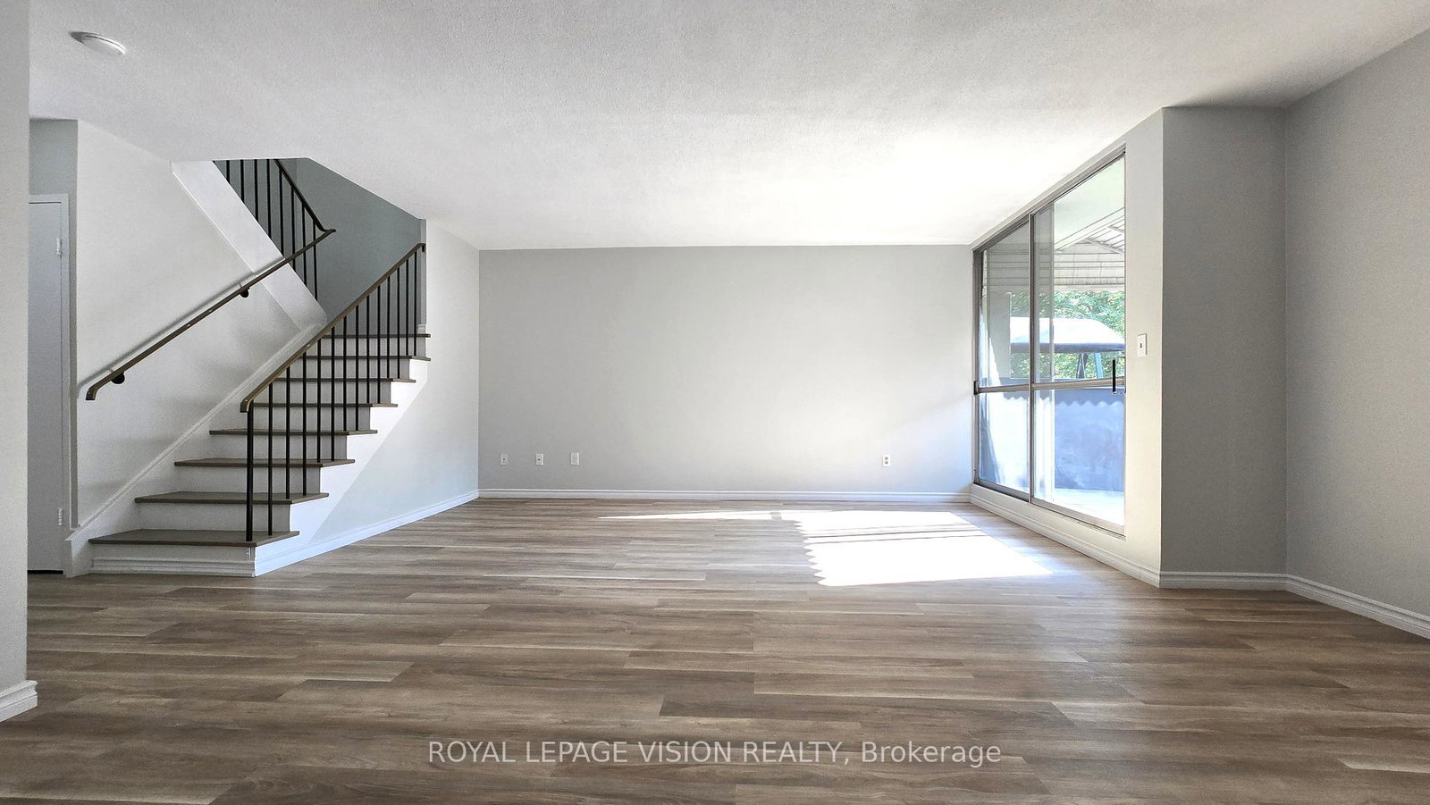 6-crescent-town-road-east-york-ontario-e12397339