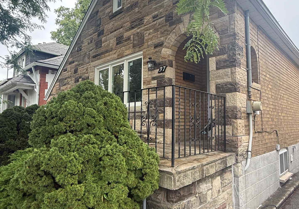 37-wolverton-avenue-east-york-ontario-e12398049