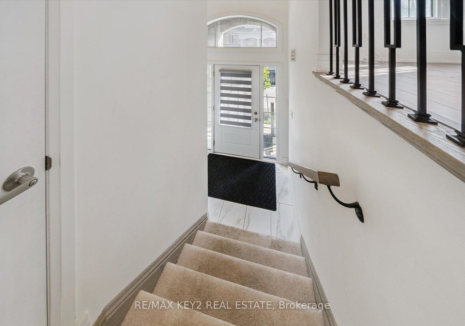 8-calloway-way-whitby-ontario-e12398249