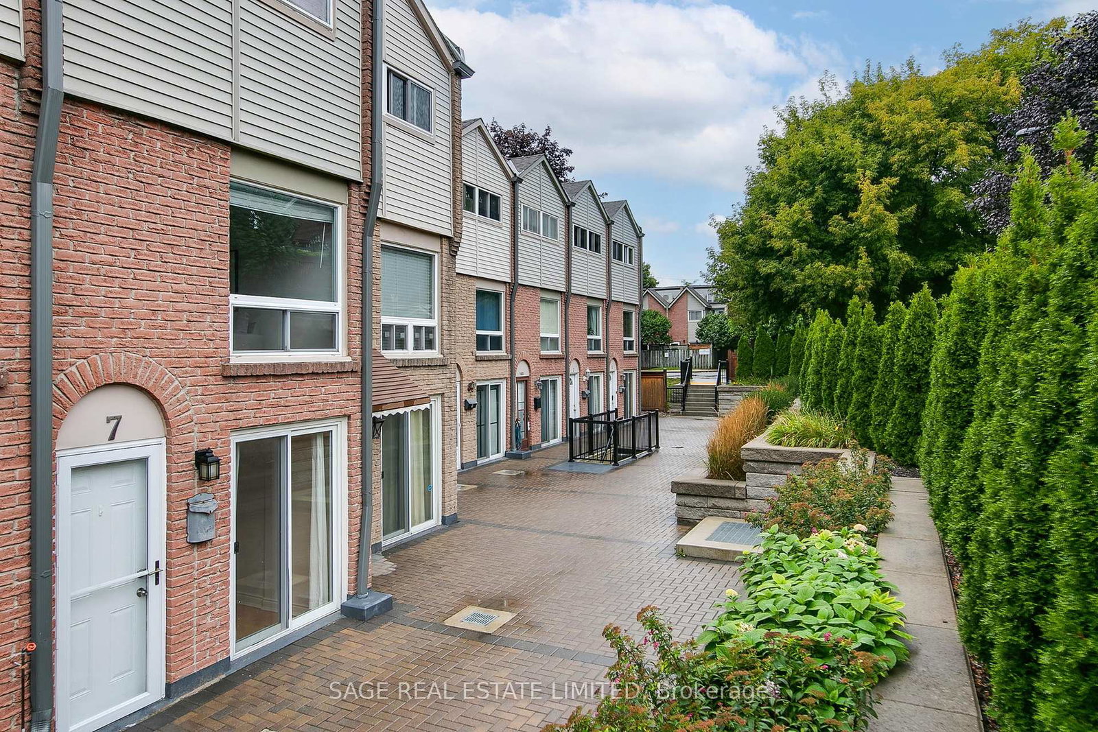 1666-queen-street-e-toronto-ontario-e12399890
