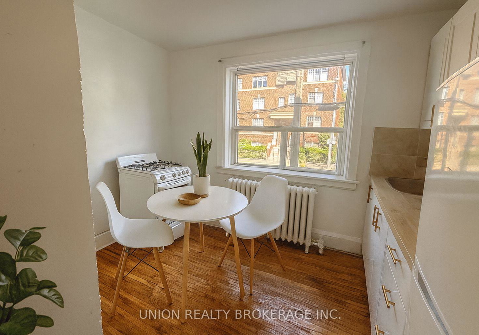 2451-queen-street-e-toronto-ontario-e12400924