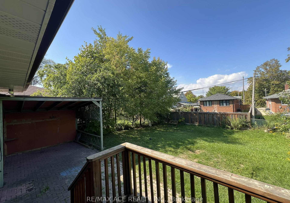 52-lombardy-crescent-scarborough-ontario-e12401092