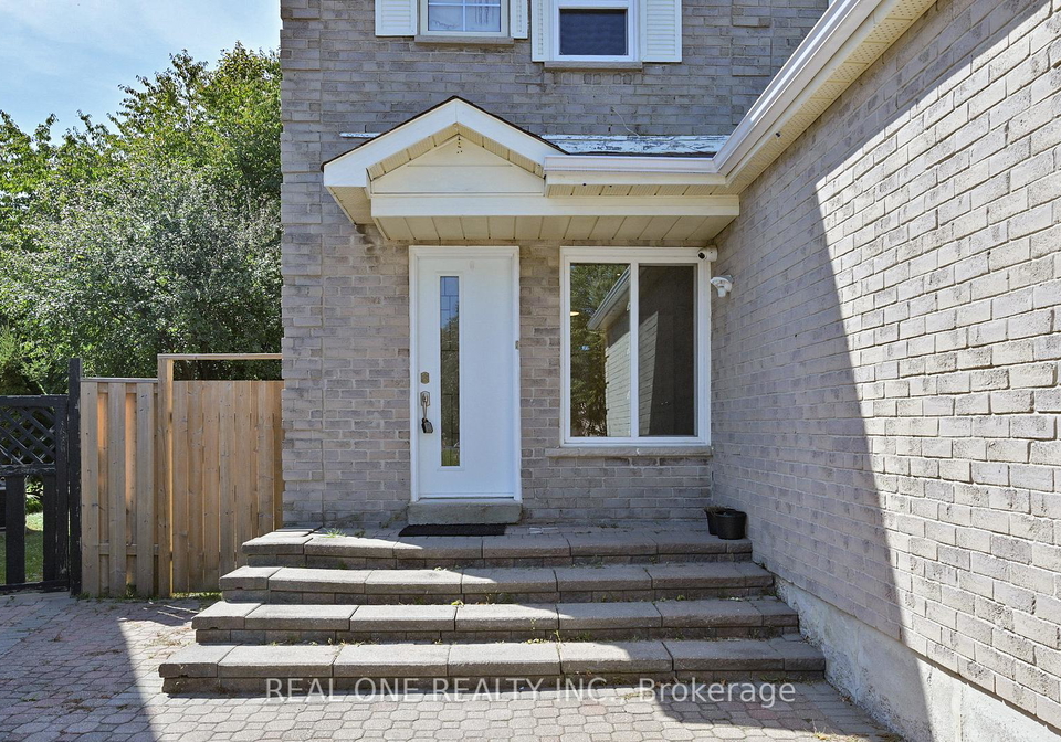 68-large-crescent-ajax-ontario-e12402505