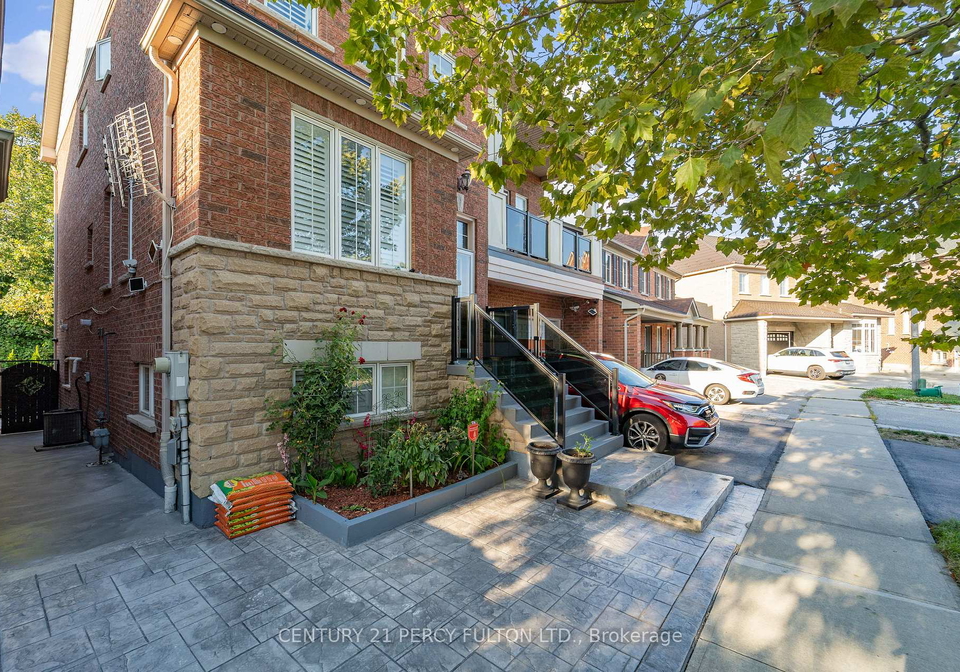 16-brandwood-square-ajax-ontario-e12402852