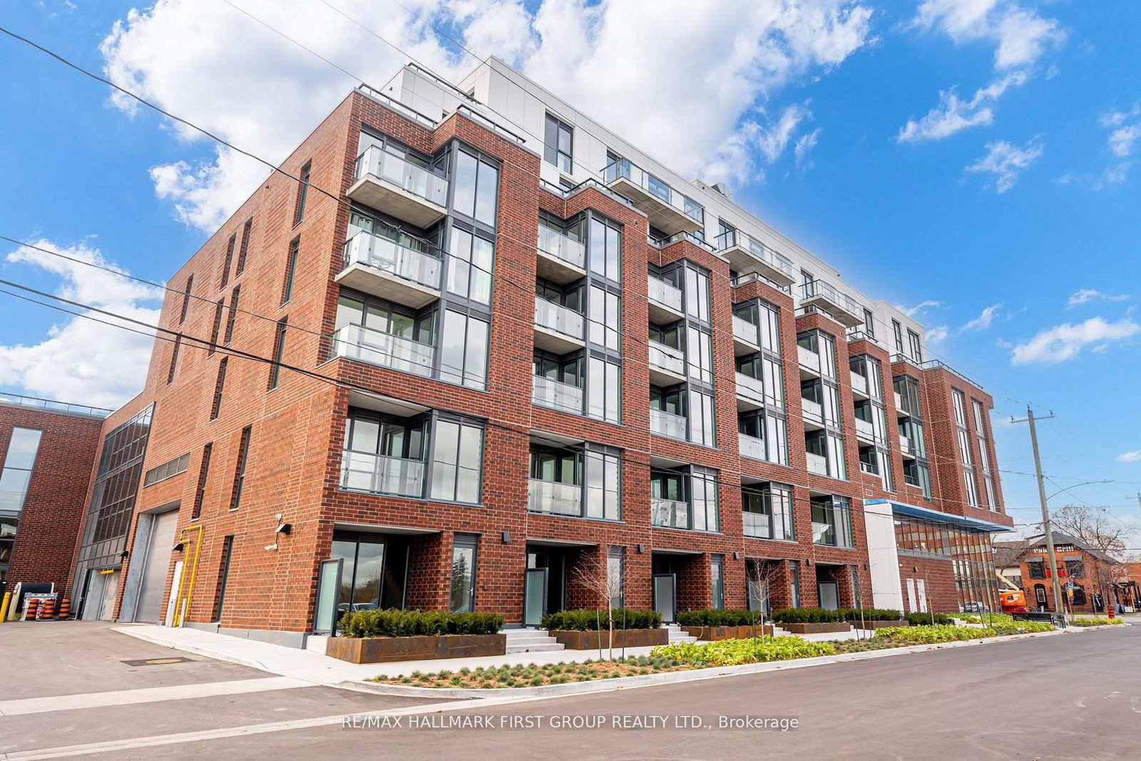 201-brock-street-s-whitby-ontario-e12403381