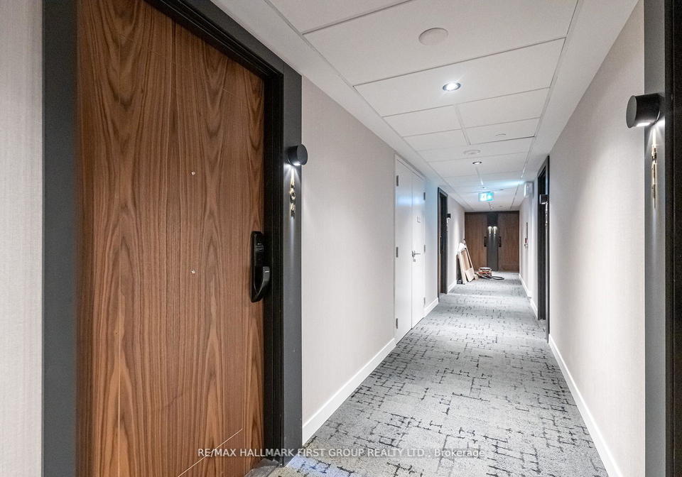 201-brock-street-s-whitby-ontario-e12403381