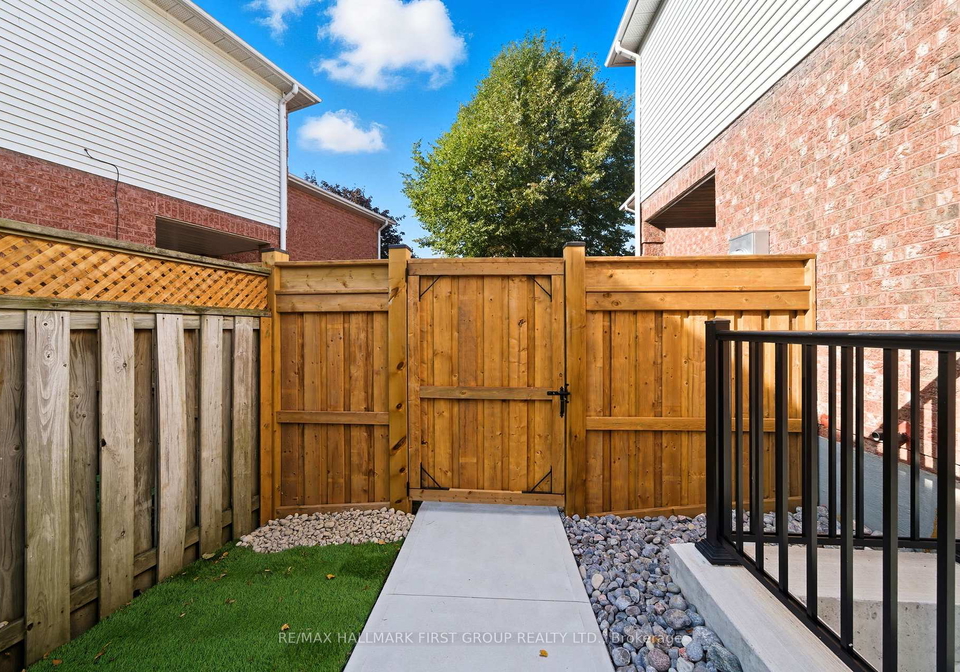 126-buyson-crescent-clarington-ontario-e12404582