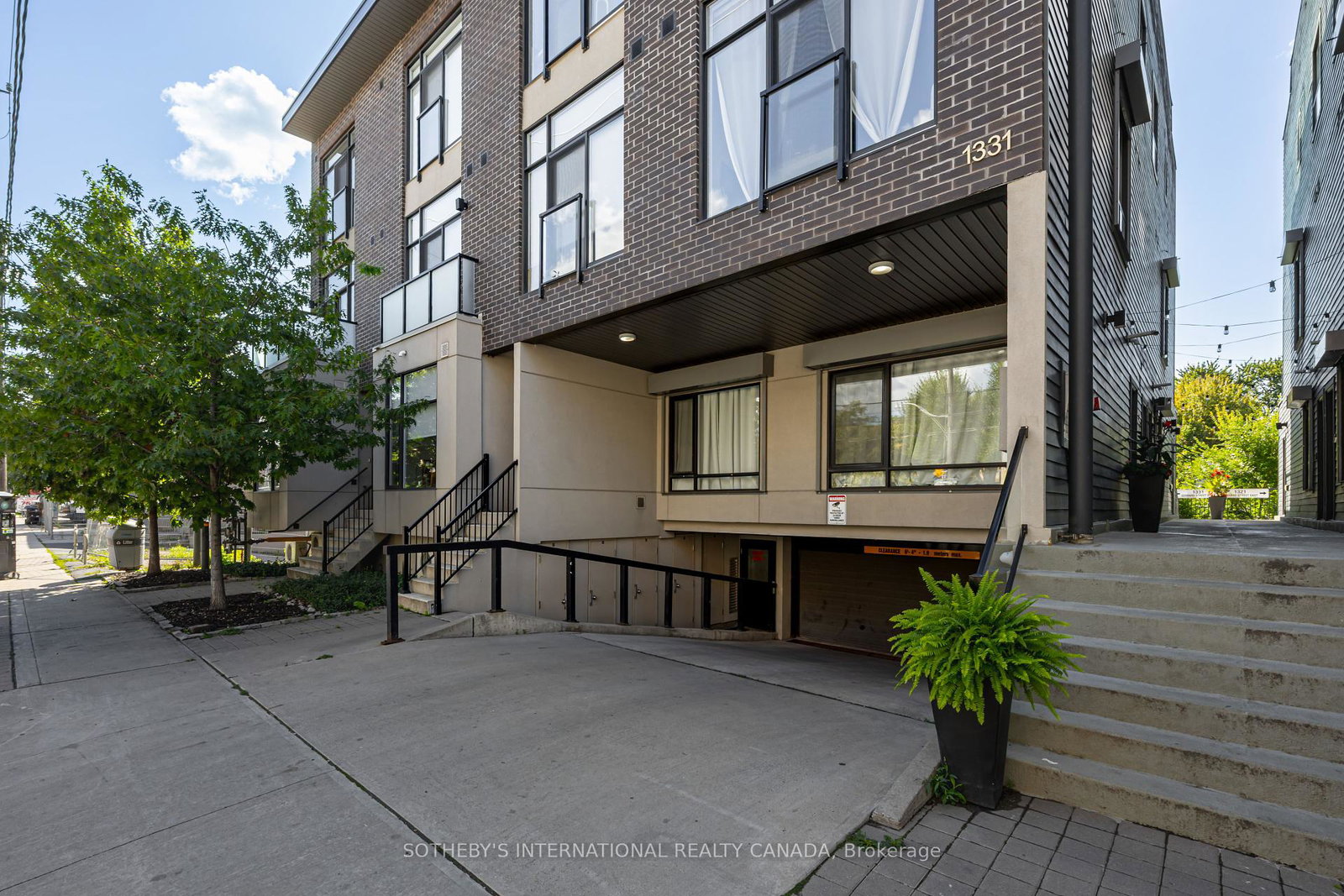 1331-gerrard-street-toronto-ontario-e12404873