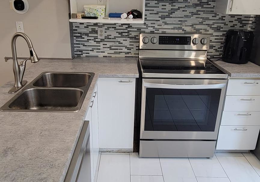 1635-parkway-pickering-ontario-e12405369
