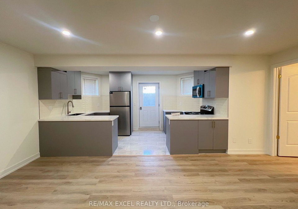 30-amanda-avenue-whitby-ontario-e12405567