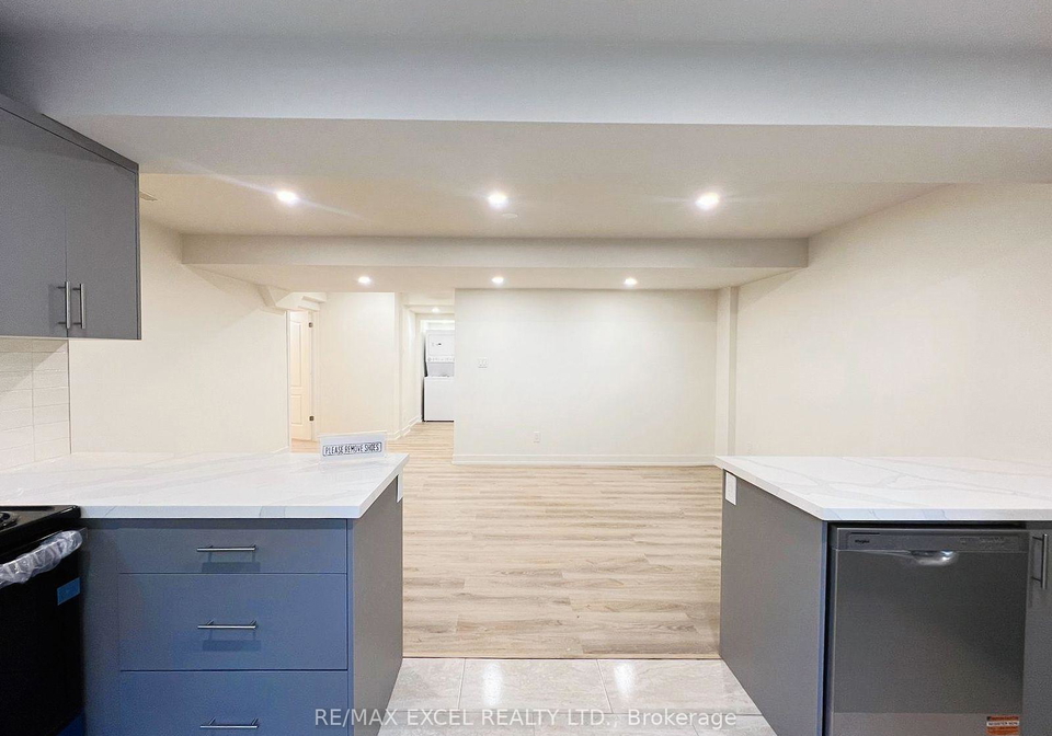 30-amanda-avenue-whitby-ontario-e12405567