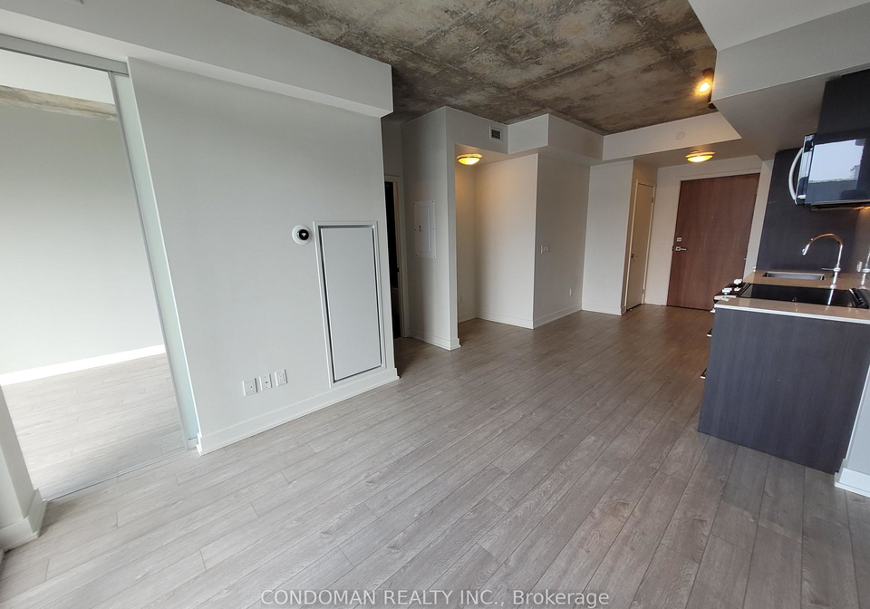 15-baseball-place-toronto-ontario-e12405659