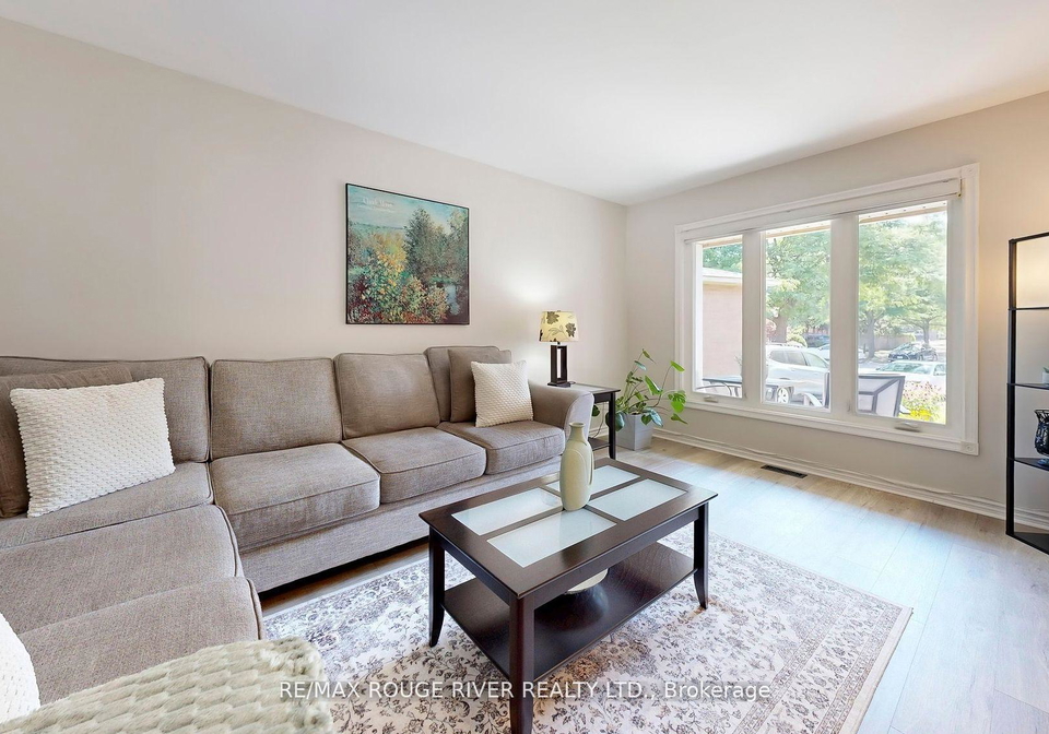 13-dagwell-crescent-ajax-ontario-e12406502