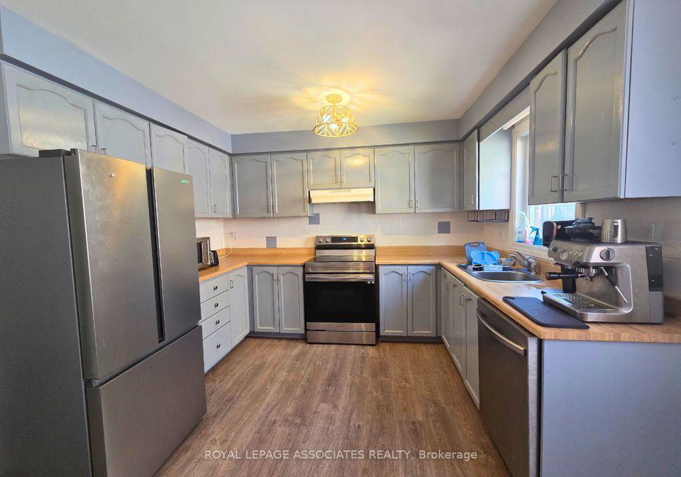 1005-maury-crescent-pickering-ontario-e12406949