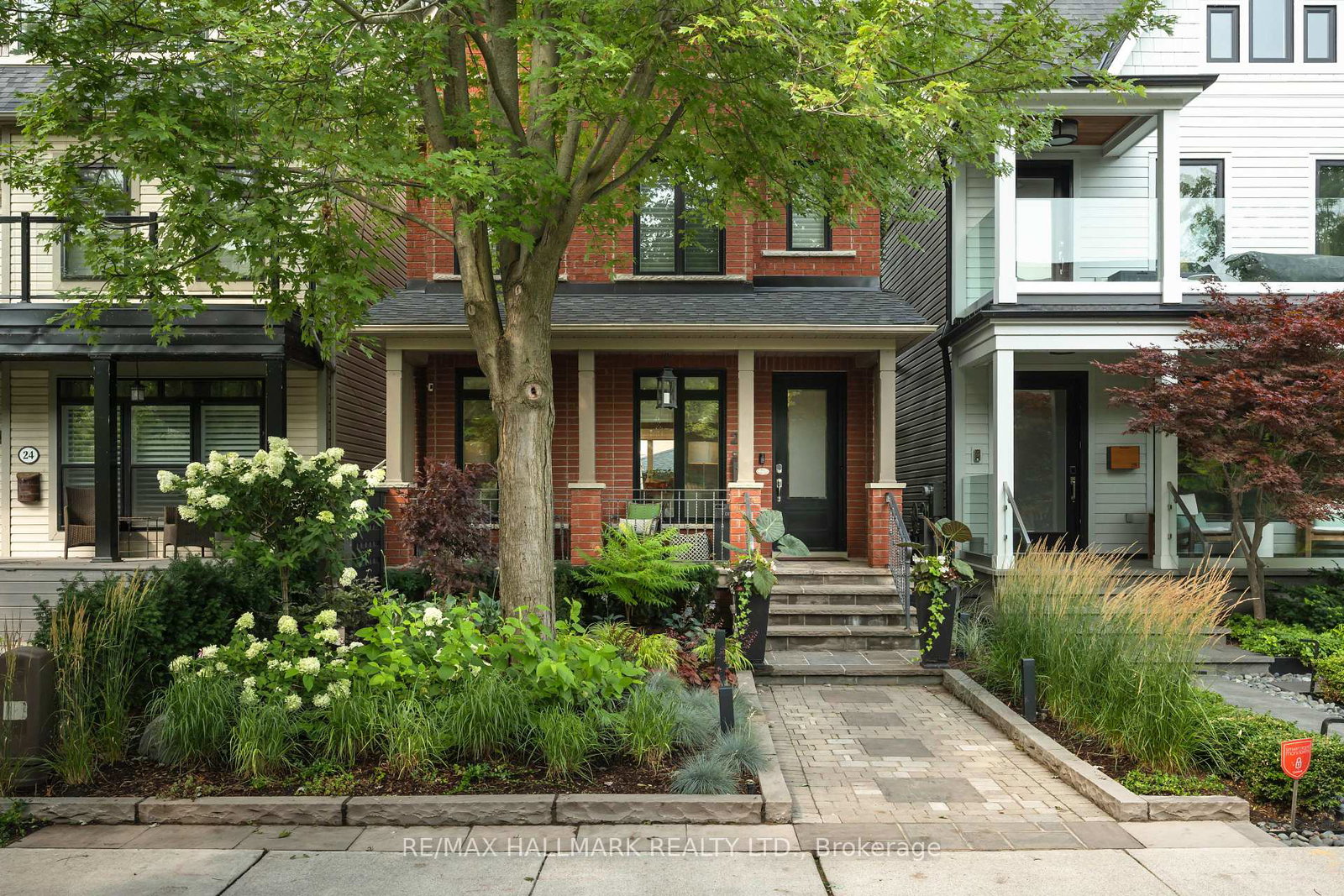 26-winners-circle-toronto-ontario-e12408554