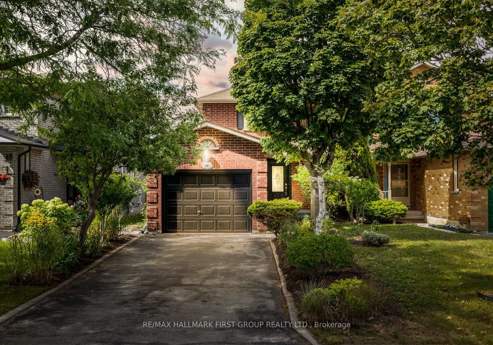 50-stagemaster-crescent-clarington-ontario-e12409208
