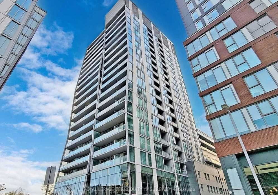 15-baseball-place-toronto-ontario-e12409824