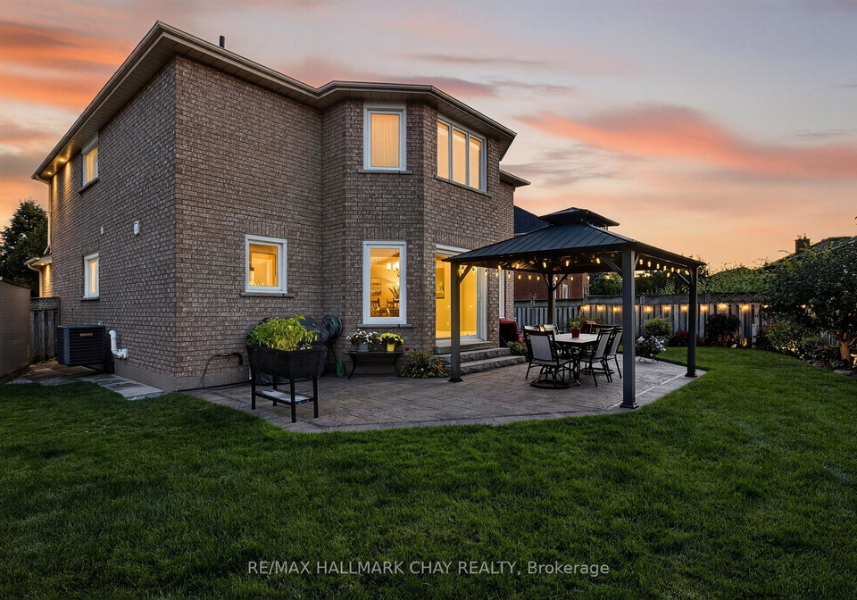 114-sweetbriar-court-pickering-ontario-e12411212