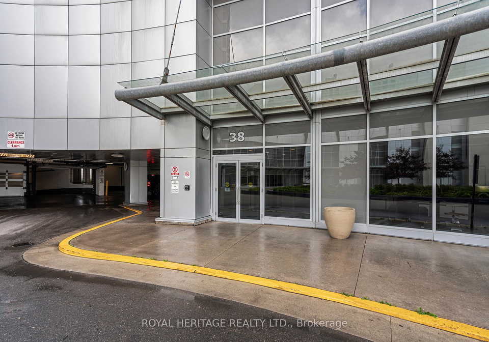 38-lee-centre-drive-scarborough-ontario-e12411598