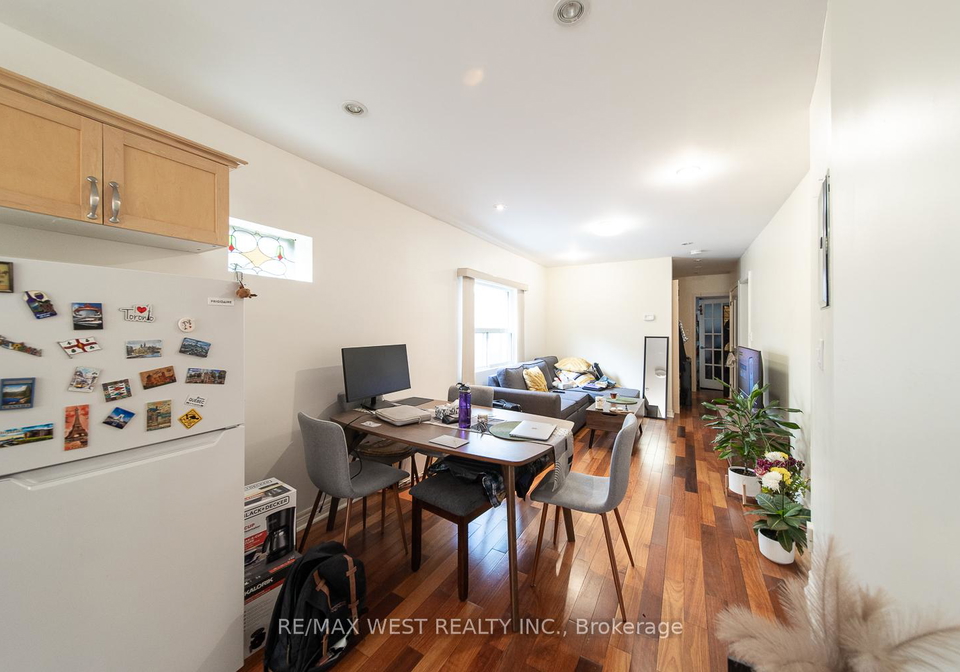 975-broadview-avenue-east-york-ontario-e12411740