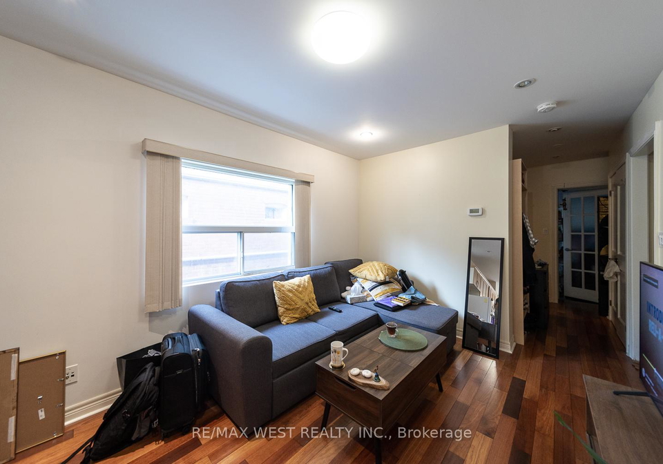 975-broadview-avenue-east-york-ontario-e12411740