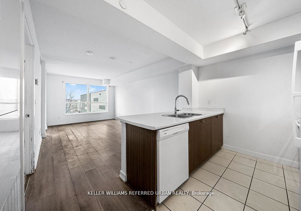 8-trent-avenue-toronto-ontario-e12413192