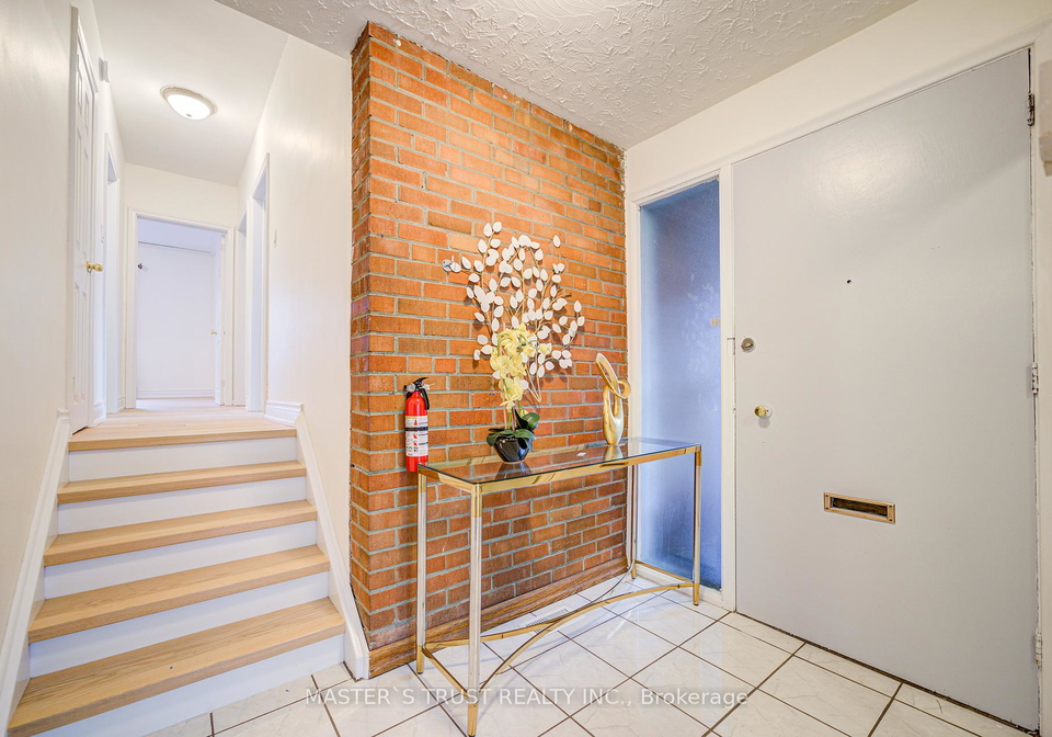 30-deerfield-road-scarborough-ontario-e12414839