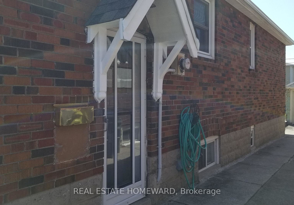 328-linsmore-crescent-east-york-ontario-e12415412