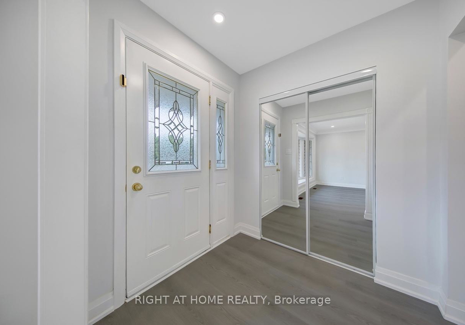 3-glendower-circuit-scarborough-ontario-e12417172