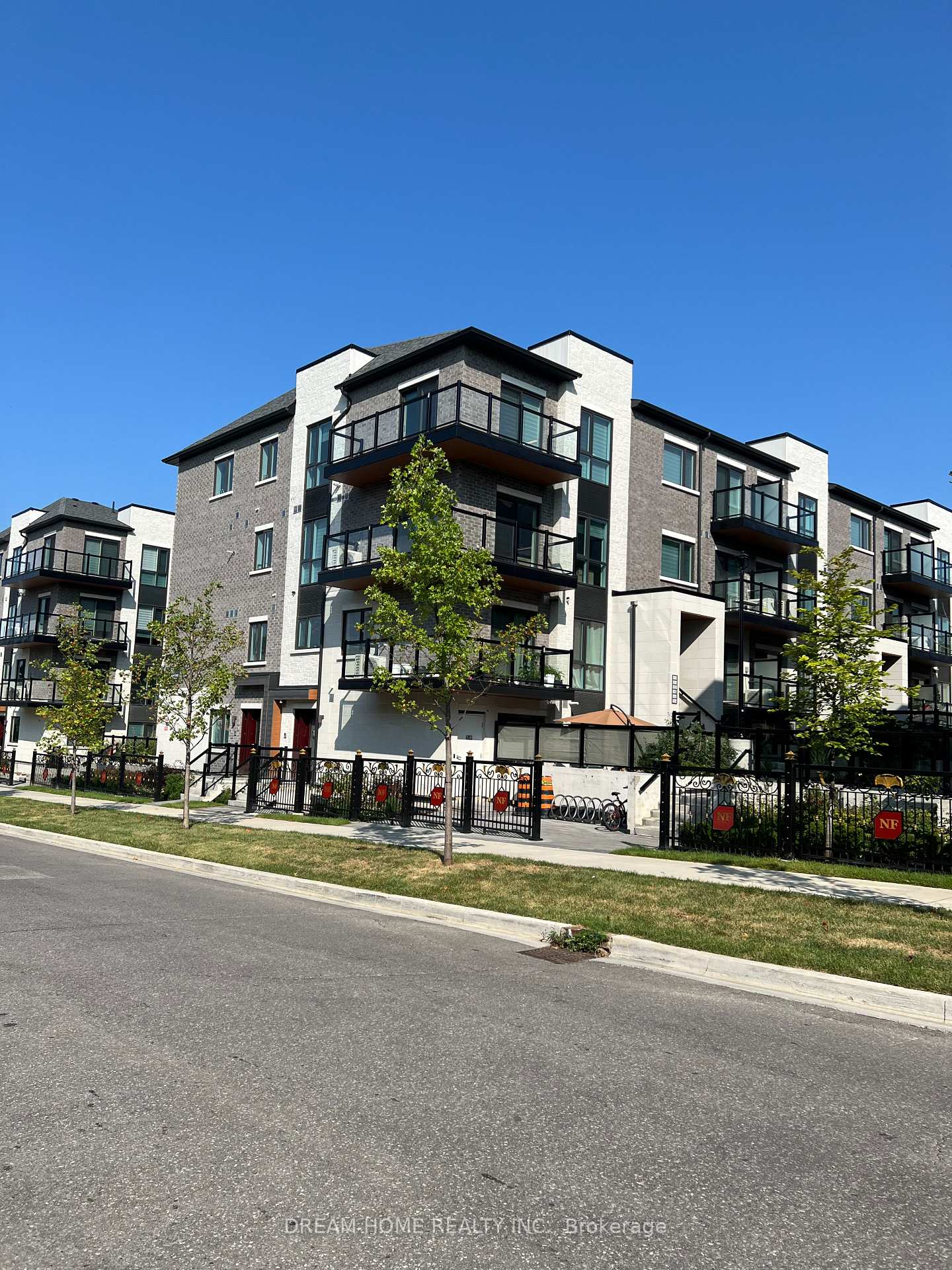 50-morecambe-gate-scarborough-ontario-e12417609