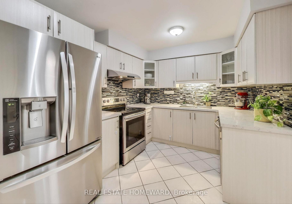 25-whitecap-boulevard-scarborough-ontario-e12418898