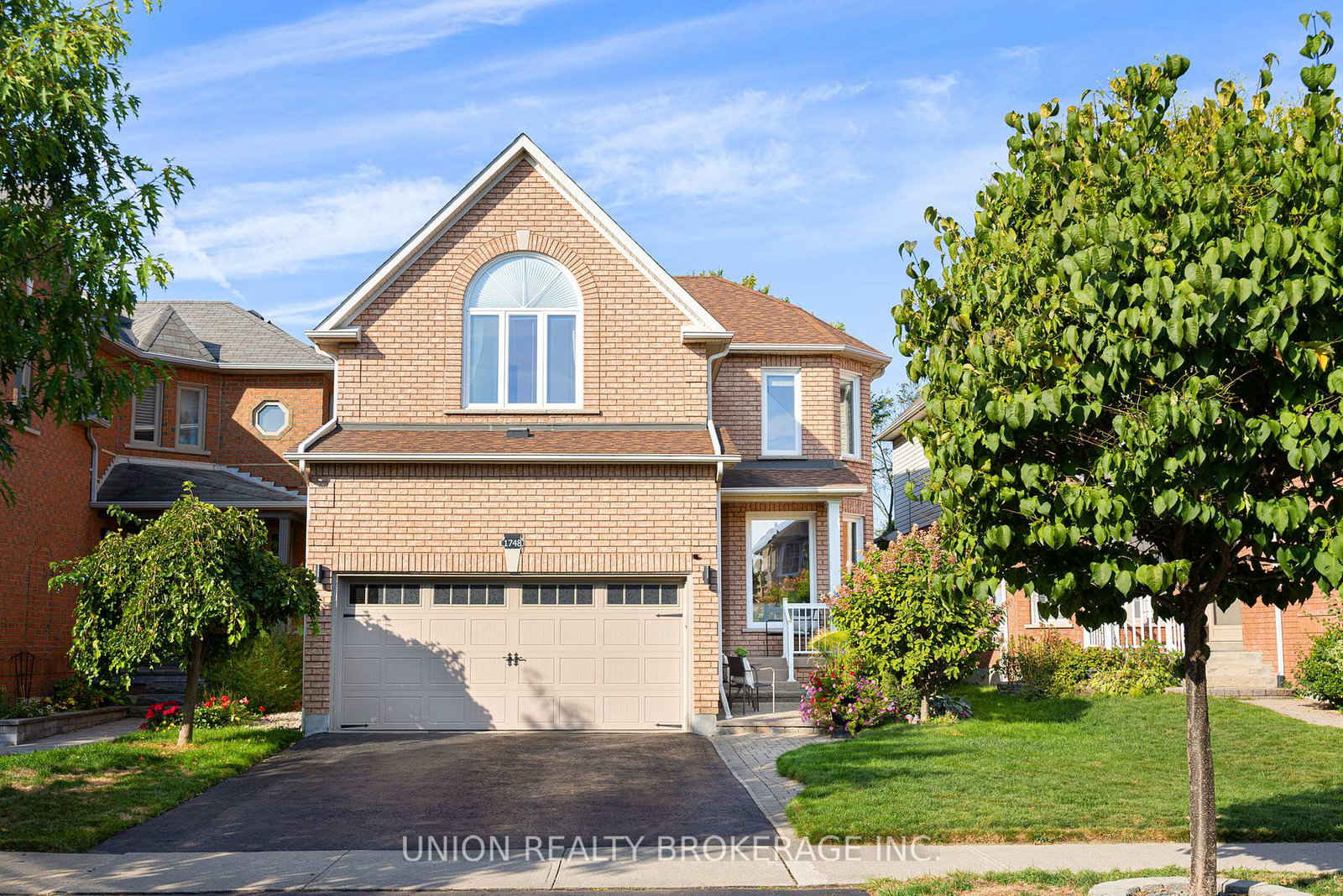 1748-autumn-crescent-pickering-ontario-e12419150
