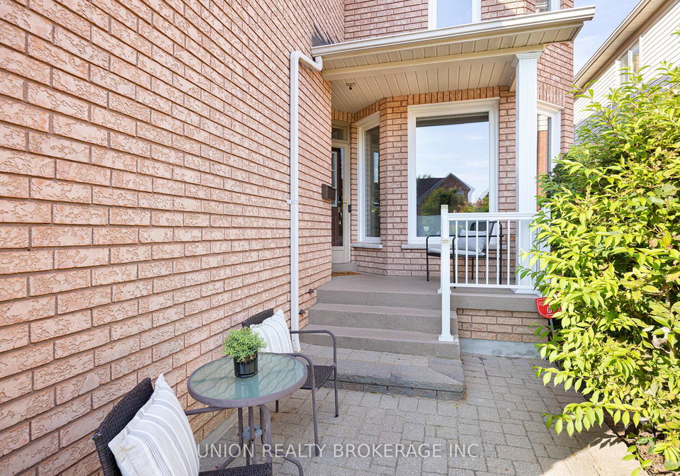 1748-autumn-crescent-pickering-ontario-e12419150