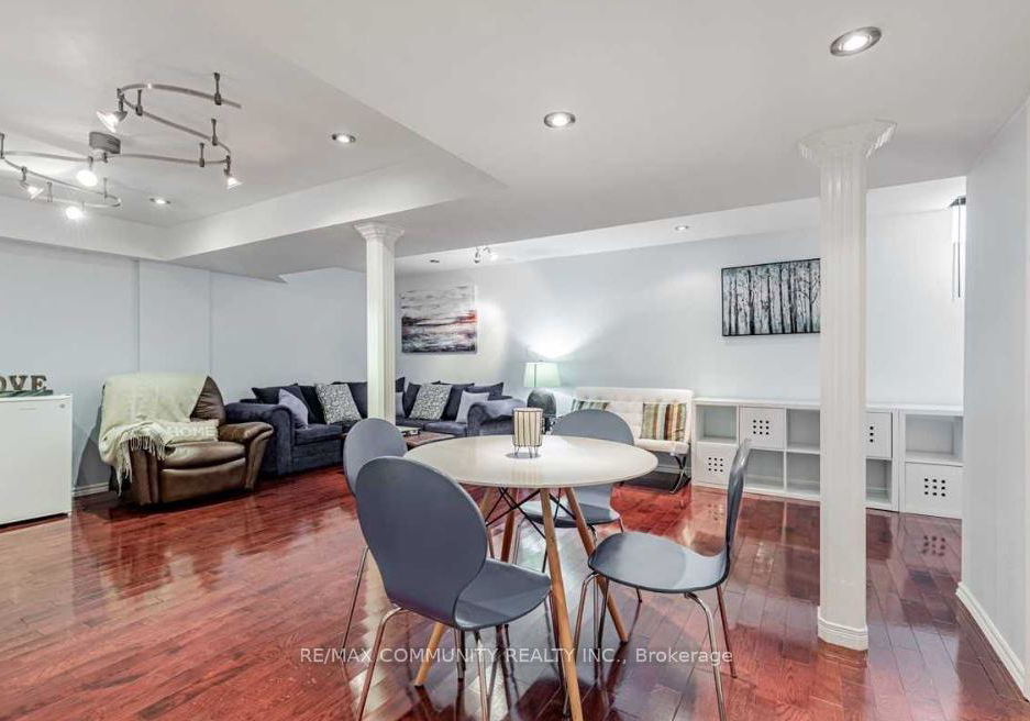 16-down-crescent-ajax-ontario-e12420197