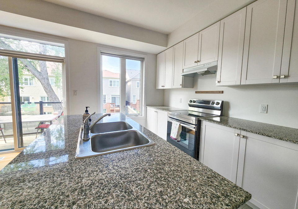 4-steamboat-way-whitby-ontario-e12420965
