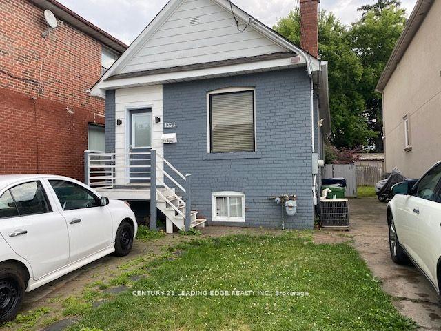 1323-woodbine-avenue-east-york-ontario-e12422355
