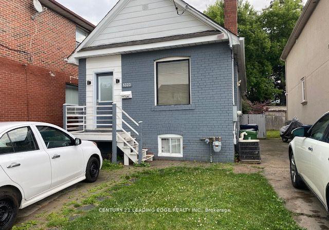 1323-woodbine-avenue-east-york-ontario-e12422355