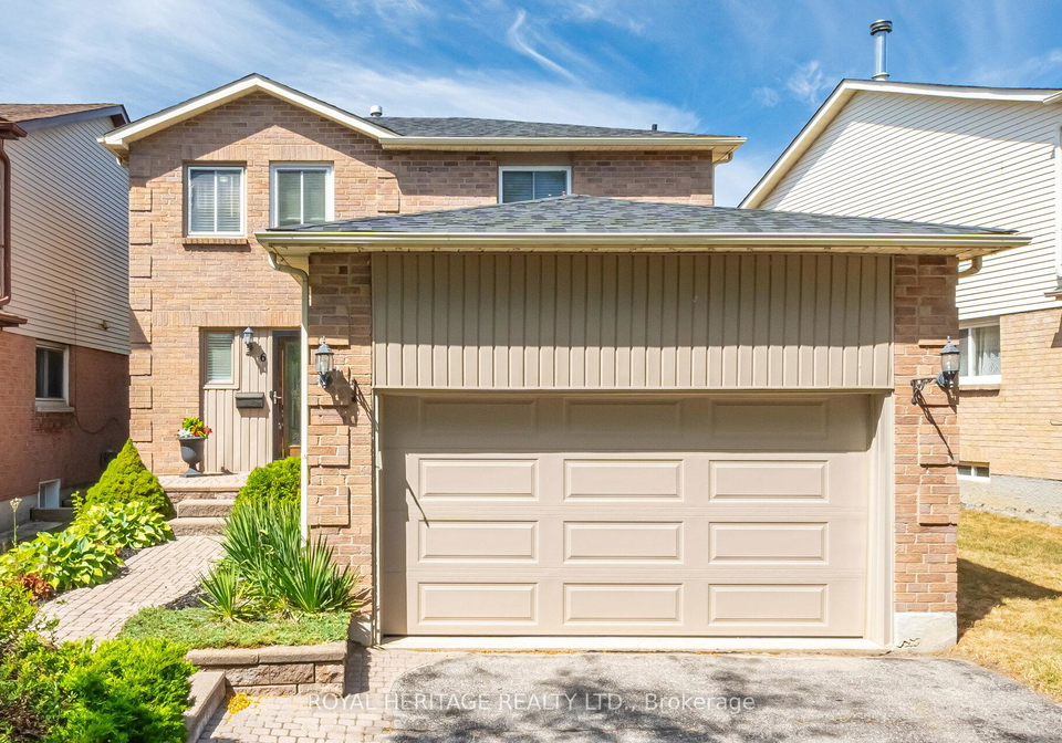 6-field-crescent-ajax-ontario-e12422467
