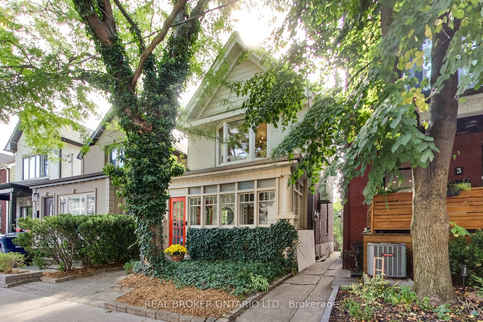 5-queen-victoria-street-toronto-ontario-e12423206